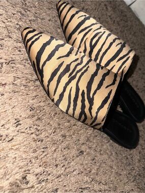 Rampage Tan & Black Zebra-Print Pointed Mules